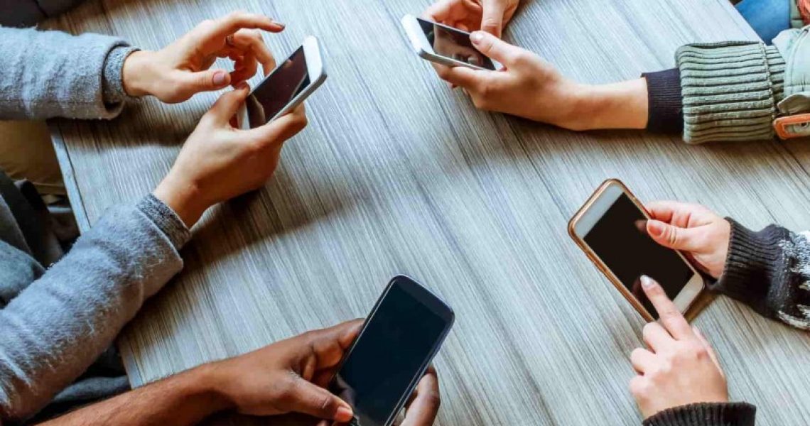 smartphone-user